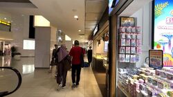 Lucky Plaza (D9), Retail #504615021